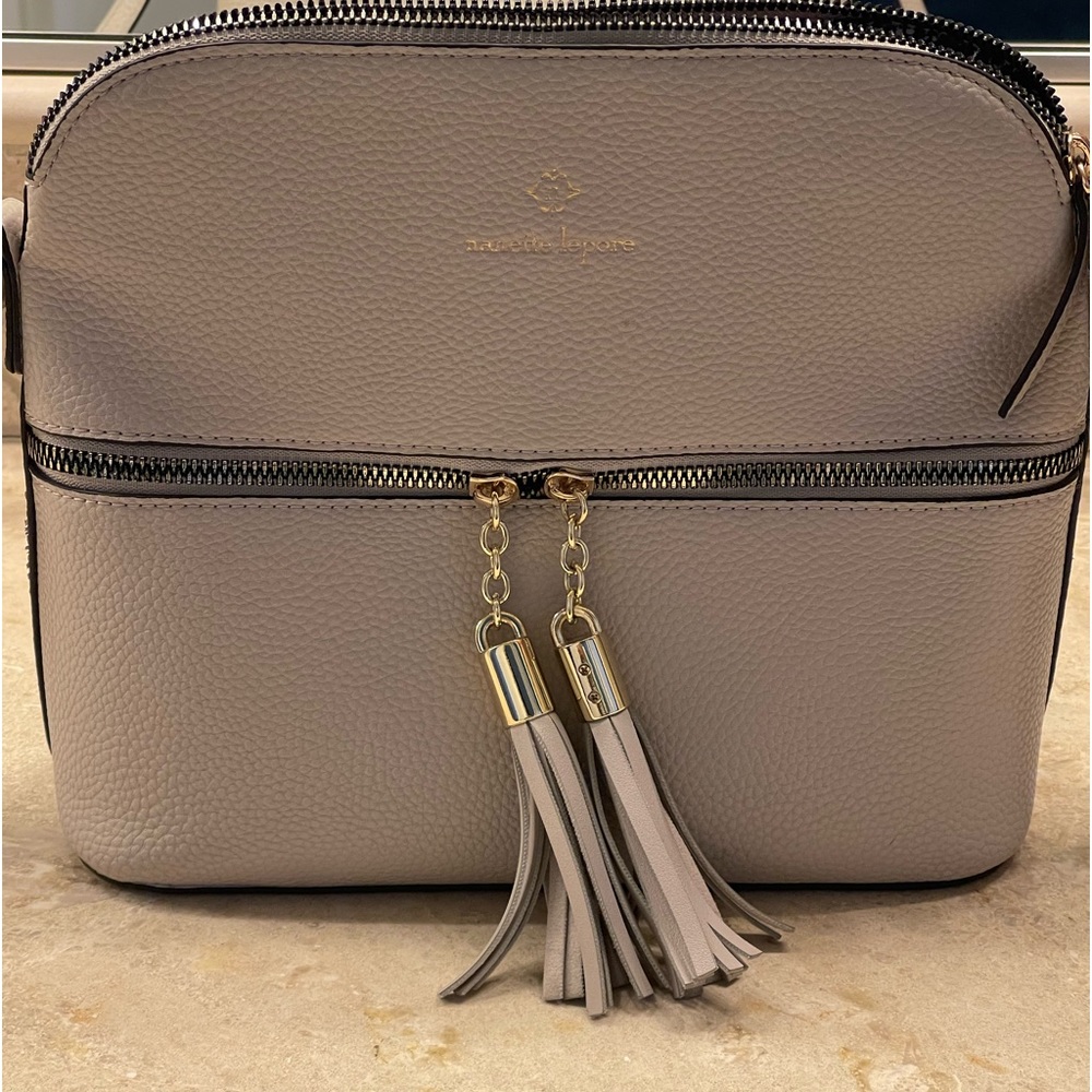 Gray women’s crossbody purse